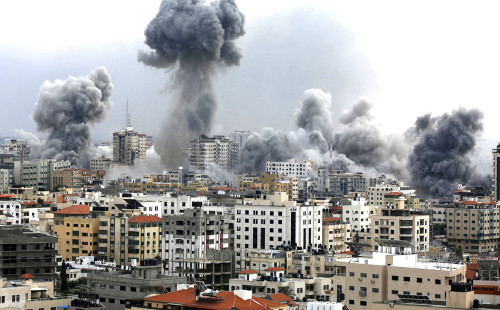 মৃত ফিলিস্তিনি মায়ের পেট থেকে জীবিত বের করা হলো শিশুকে