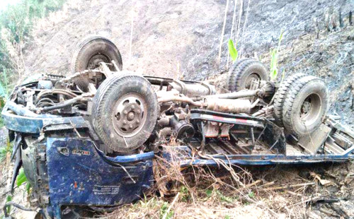 সাজেকে ডাম্প ট্রাক খাদে পড়ে ৬ শ্রমিক নিহত, আহত ৮ 