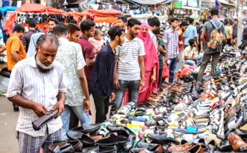 ফুটপাত বিক্রির সঙ্গে জড়িতদের তালিকা চেয়েছেন হাইকোর্ট 