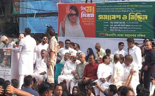 নয়াপল্টনে বিএনপির সমাবেশ চলছে 