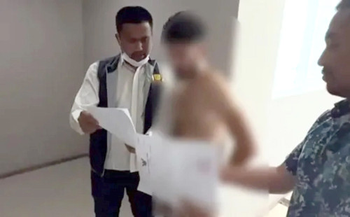 অনলাইনে রেস্তোরাঁর নেতিবাচক রিভিউ দেওয়ায় ব্রিটিশ পর্যটক গ্রেপ্তার 