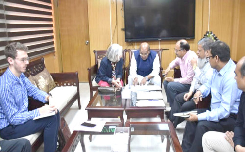 বজ্রপাতে প্রাণহানি কমাতে আধুনিক প্রযুক্তি ব্যবহার করছে সরকার: ত্রাণ প্রতিমন্ত্রী 