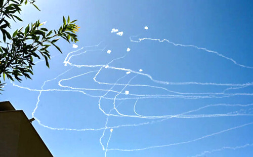 ইসরায়েলে ৭৫টি রকেট হামলা করেছে হিজবুল্লাহ 