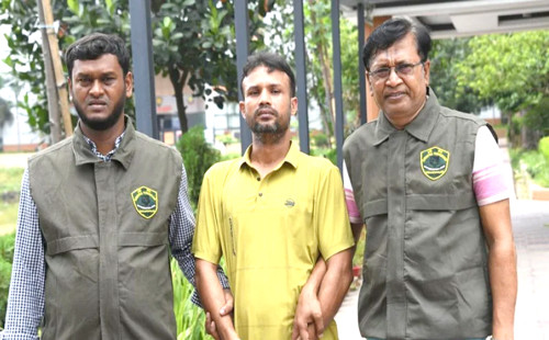 অর্থের বিনিময়ে জঙ্গিদের অস্ত্র গুলি সরবরাহ করেন রহিম 