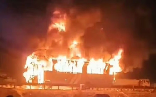 ভারতে তীর্থ থেকে ফেরার পথে বাসে আগুন, নিহত ৮ 