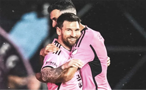 মেসির ফেরার ম্যাচে শেষ মুহূর্তের গোলে জয় পেল মায়ামি 