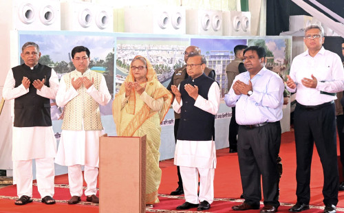 ১০তলা বঙ্গবাজার মার্কেটসহ চার প্রকল্পের নির্মাণকাজ উদ্বোধন প্রধানমন্ত্রীর 