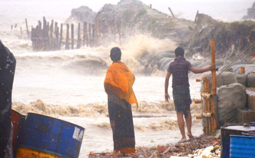 রাত সাড়ে ৯টার পর উপকূলীয় এলাকায় জলোচ্ছ্বাসের আশঙ্কা 
