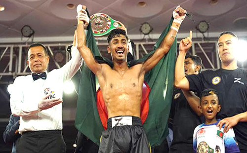 প্রথমবার অংশ নিয়েই বাজিমাত করলেন বাংলাদেশি বক্সার