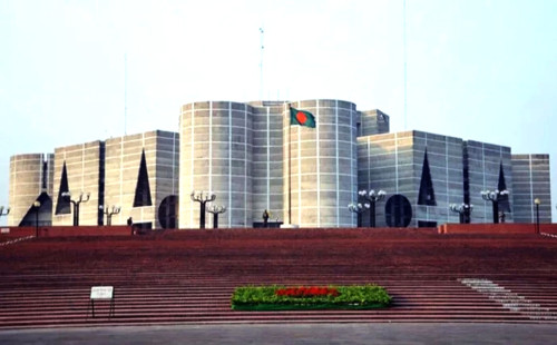 সংসদ ভবনে টাঙানো জাতীয় পতাকার আকার বাড়ছে 