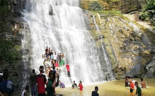 মিরসরাইয়ের সব ঝরনায় পর্যটকদের ঢল 