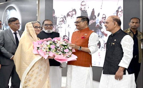 দিল্লী সফর শেষে দেশে ফিরেছেন প্রধানমন্ত্রী 