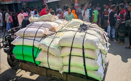 ভেদরগঞ্জে ৩০ বস্তা সরকারি সার জব্দ 