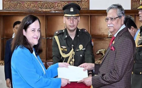 রাষ্ট্রপতির কাছে তিন দেশের রাষ্ট্রদূতের পরিচয়পত্র পেশ 