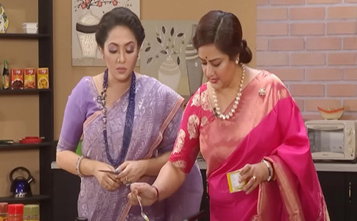 ‘গরুর মাংস’ -  বিতর্কে ক্ষমা চাওয়ার পরেও অভিনেত্রীকে বয়কটের ডাক 