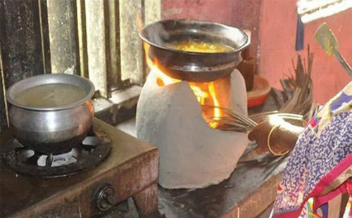 ঢাকায় তীব্র গ্যাস সংকট, রান্না-খাওয়ায় ভোগান্তি চরমে 