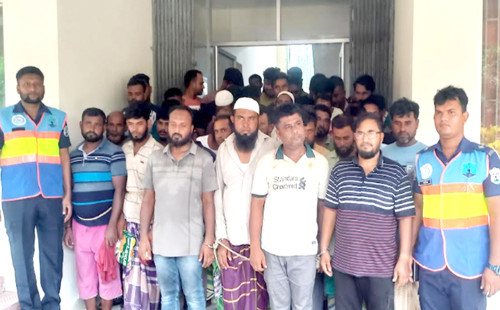 মেঘনায় ড্রেজারসহ আটক ৪৪ জন কারাগারে 