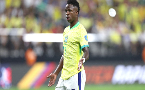 উরুগুয়ের বিপক্ষে হারের দায় নিলেন ভিনিসিয়ুস 