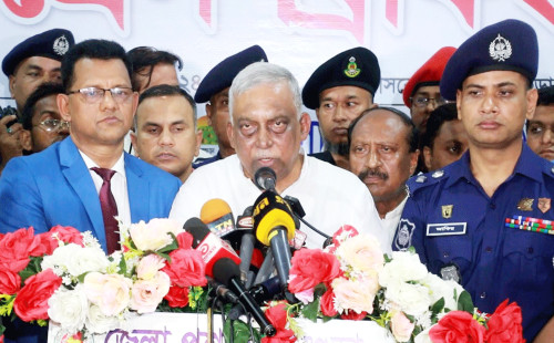 মুক্তিযোদ্ধা সন্তানদের বয়স ৩০ পার, কাজেই মেধায় নিয়োগ ৯৮ শতাংশ : স্বরাষ্ট্রমন্ত্রী 