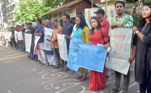 ছাত্র-জনতার কাছে মঞ্চকর্মীদের পাঁচ প্রশ্ন 