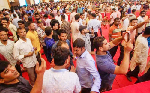 আইজিপির উপস্থিতিতে যা ঘটেছিল রাজারবাগে 