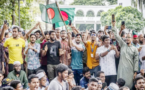 ‘ষড়যন্ত্র ফাঁস’, জুডিশিয়াল ক্যু বানচাল করলো ছাত্ররা 