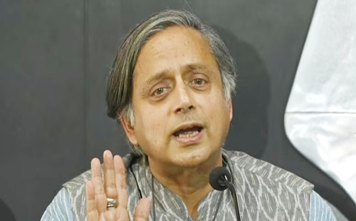 বাংলাদেশে ক্ষমতার পালাবদল ভারতের চিন্তার বিষয় নয়: শশী থারুর 