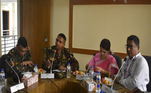 মিরসরাইয়ে এনজিও সংস্থার কর্মকর্তাদের সাথে প্রশাসনের মত বিনিময়