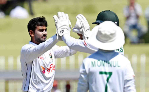 মিরাজের ঘূর্ণিতে ২৭৪ রানে থামল পাকিস্তান 