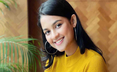 এসব লিখে তারা তাদের মানসিক অবস্থার জানান দিয়েছেন