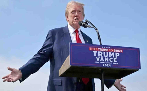 ফের ট্রাম্পের ওপর হমলা 