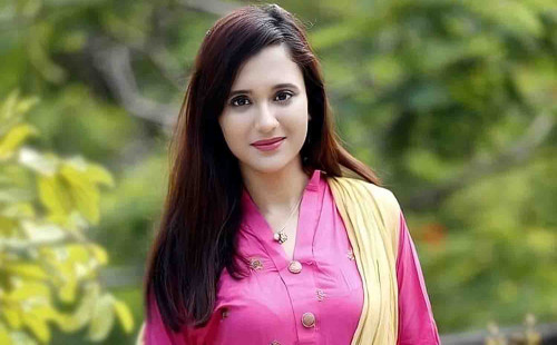 বিনোদন জগতে সফল হতে যা করতে বললেন সাবিলা 