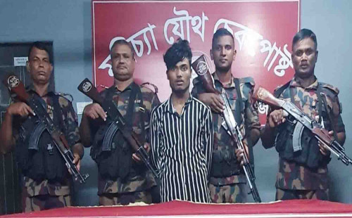 উখিয়ায় ৮ কোটি টাকা মূল্যের মাদকসহ রোহিঙ্গা তরুণ আটক 