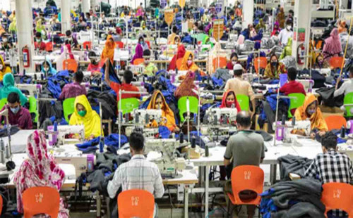 ক্ষতি পুষিয়ে নিতে ছুটির দিনেও খোলা পোশাক কারখানা 